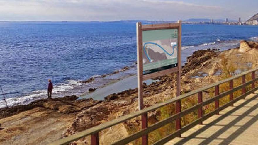 Pavón rechaza el paseo marítimo que plantea Echávarri por el Cabo de las Huertas