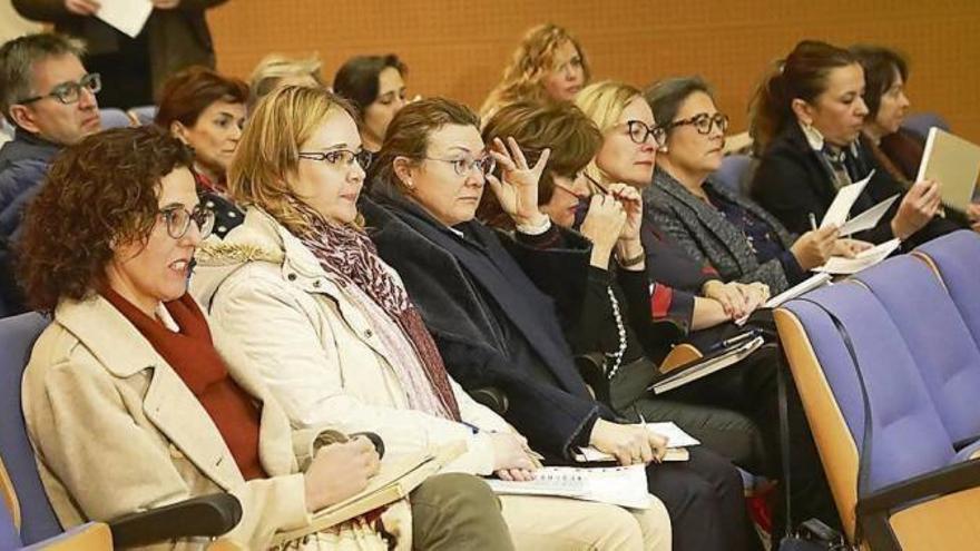 Recepción de profesionales sanitarios que ayer comenzaron a definir el modelo de Atención Primaria.