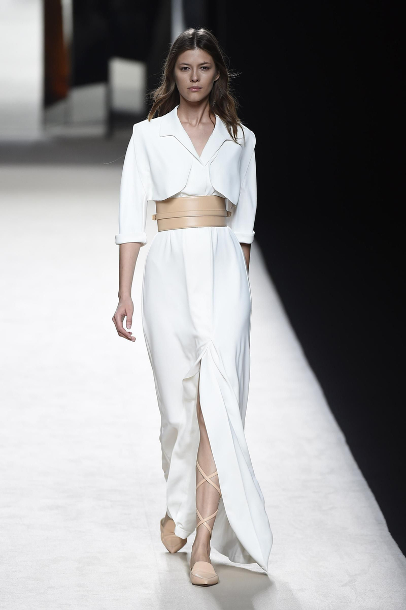 MBFW 2015: Juanjo Oliva Primavera/Verano 2016, vestido blanco