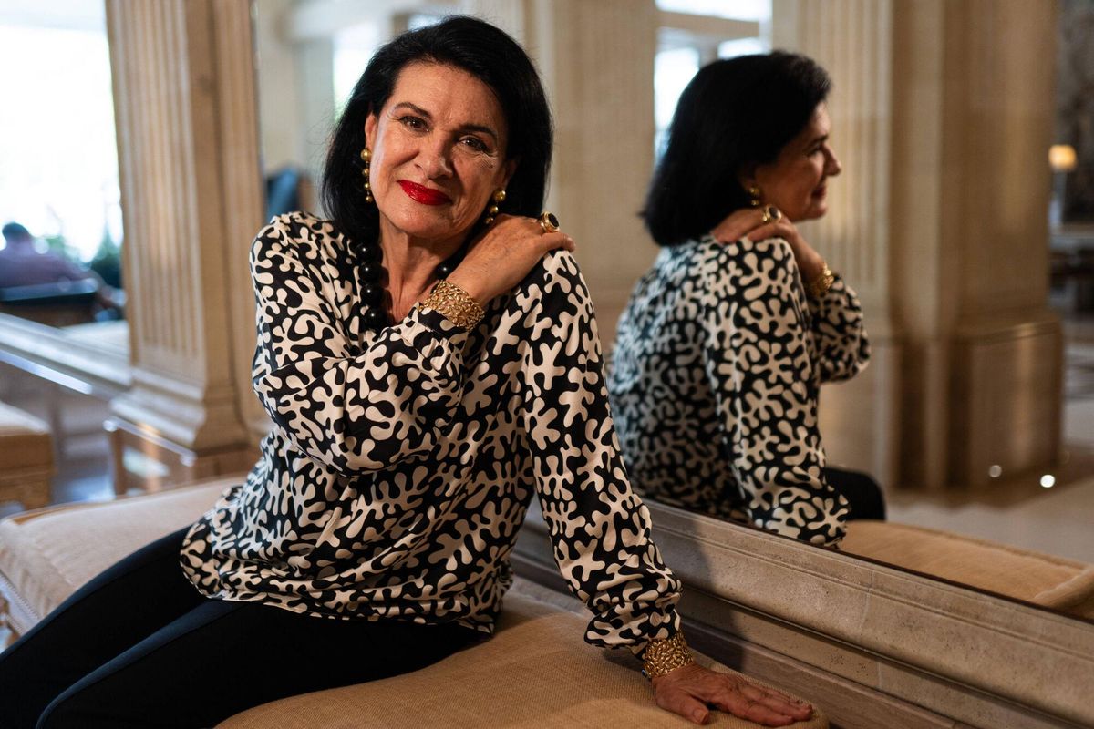 Paloma Picasso, hija de Pablo Picasso, fotografiada en el Hotel Majestic de Barcelona.