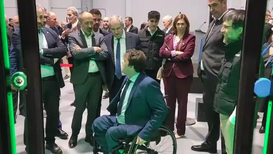 El ministre d'Indústria Jordi Hereu inaugura la nova planta de Masats a Salelles