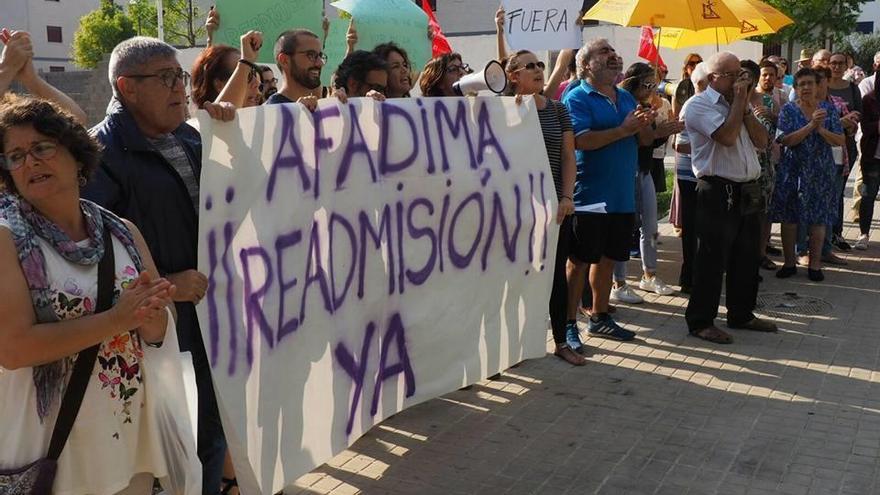 Protesta en Manises por los despidos en un centro