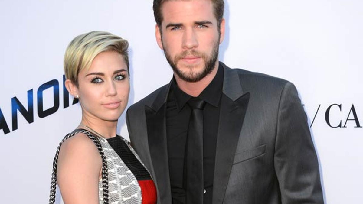 Miley Cyrus y Liam Hemsworth, de karaoke en el coche