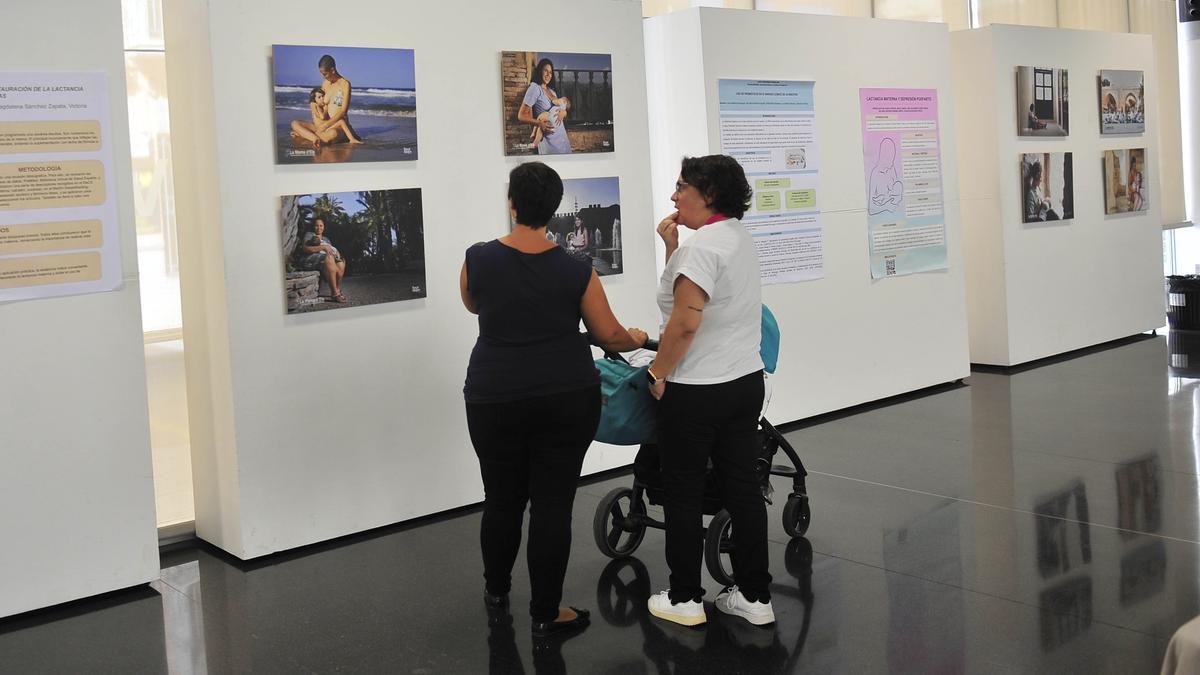 Exposición sobre la lactancia materna con motivo del congreso de Fedalma en Elche