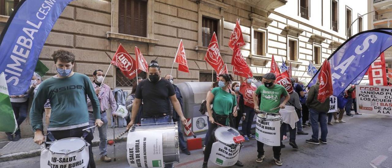 Los sanitarios reclaman las subidas pactadas o anuncian conflictividad lo que resta de legislatura