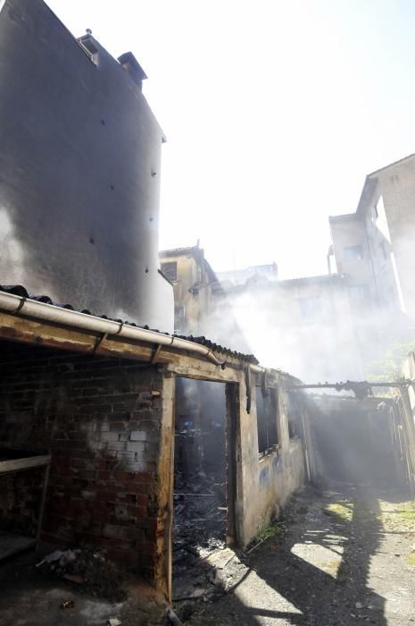 El incendio en un bazar chino en Pola de Lena