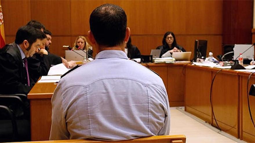El inspector de los Mossos, Jordi Arasa, en el banquillo.