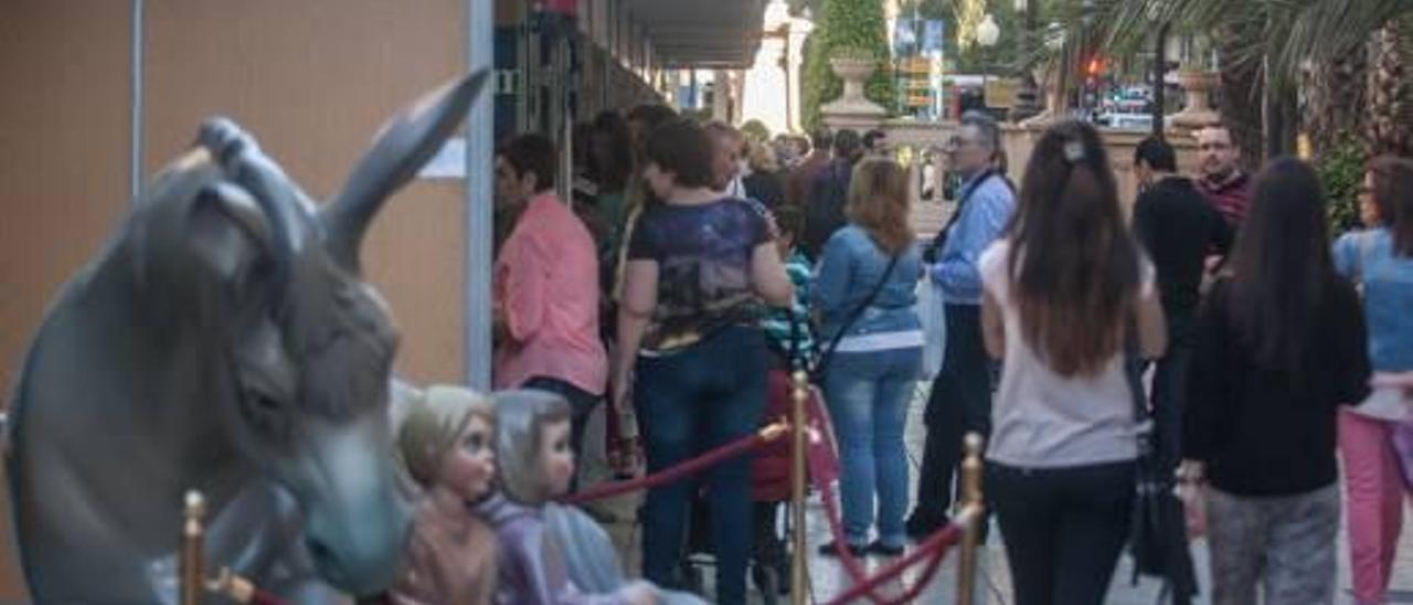 La figura de Platero realizada por Pedro Abad para la Feria del Libro de Alicante.