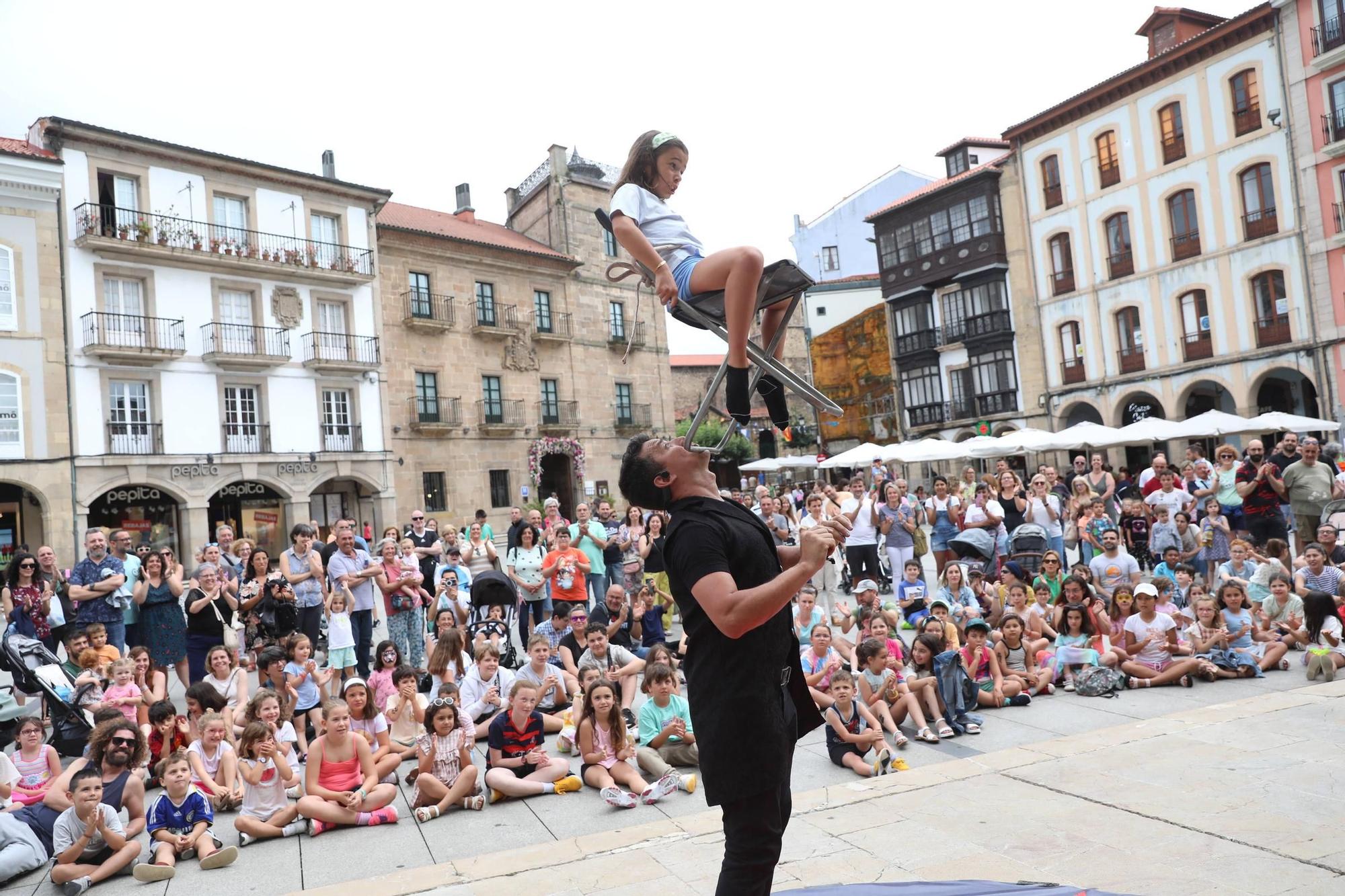 EN IMÁGENES: El comienzo del festival &quot;AstuRisas&quot;