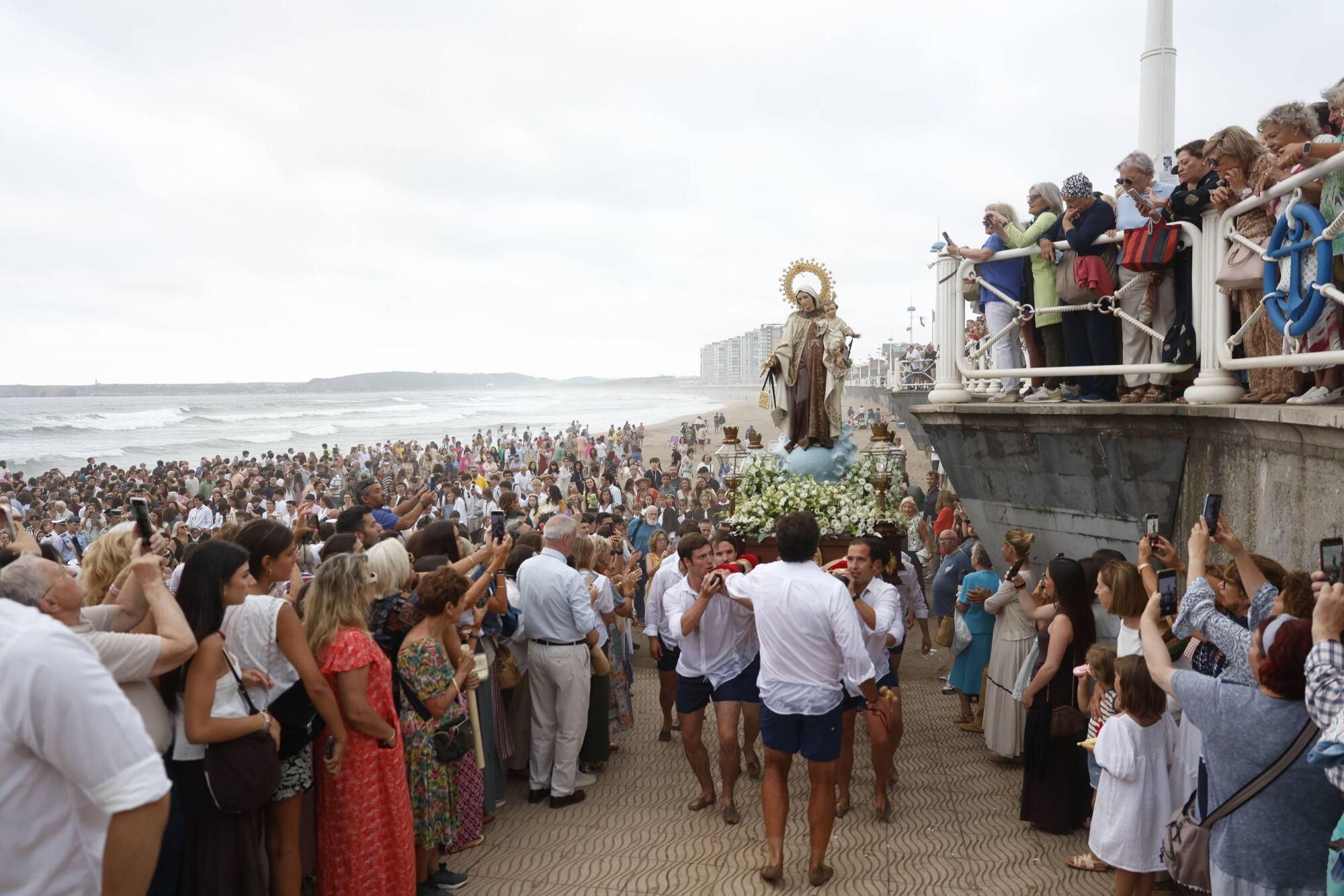 Procesión de la Virgen del Carmen de Salinas
