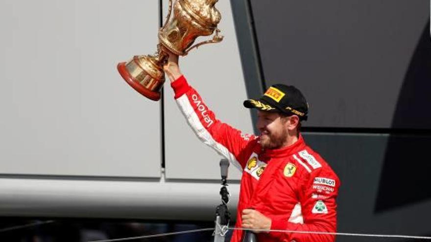 Sebastian Vettel celebra el triomf en l&#039;etapa d&#039;ahir.