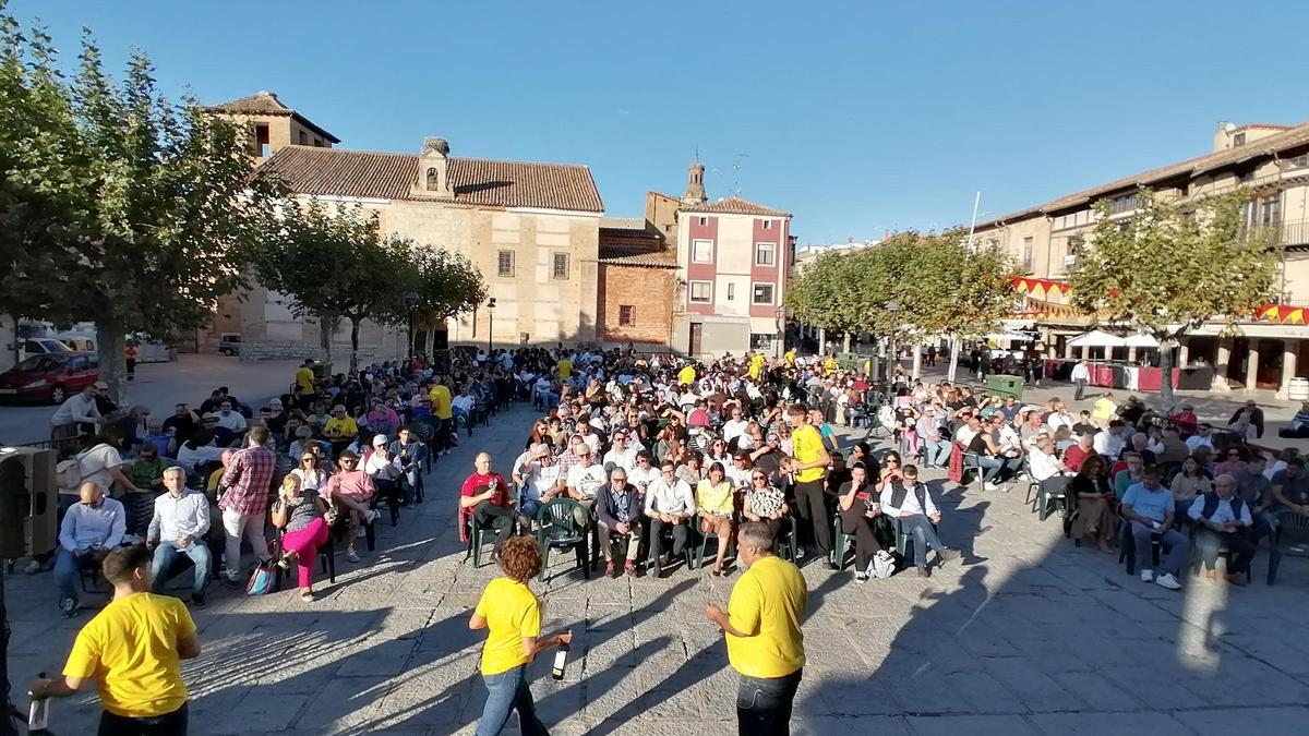 GALERÍA | Toro promociona sus vinos en una cata popular