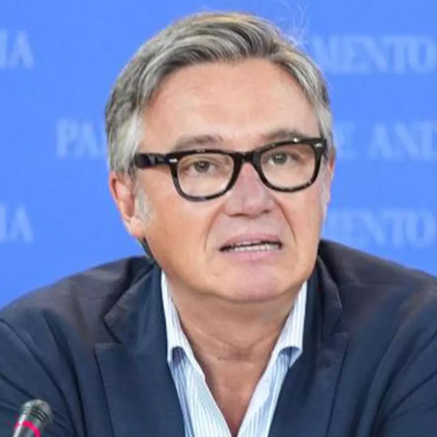 Manuel Gavira Florentino: Vicepresidente segundo y consejero de Turismo, Justicia, Desregulación y Administración Local