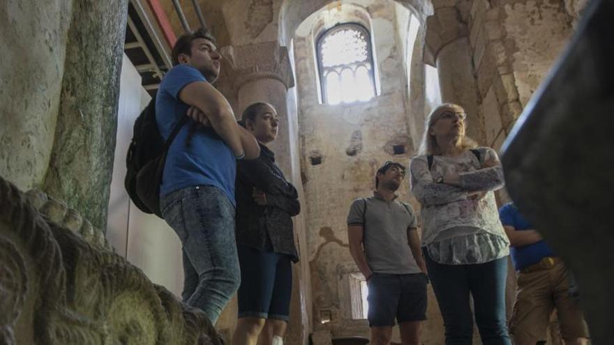 Cinco mil personas visitaron San Miguel de Lillo durante la primera fase de la restauración