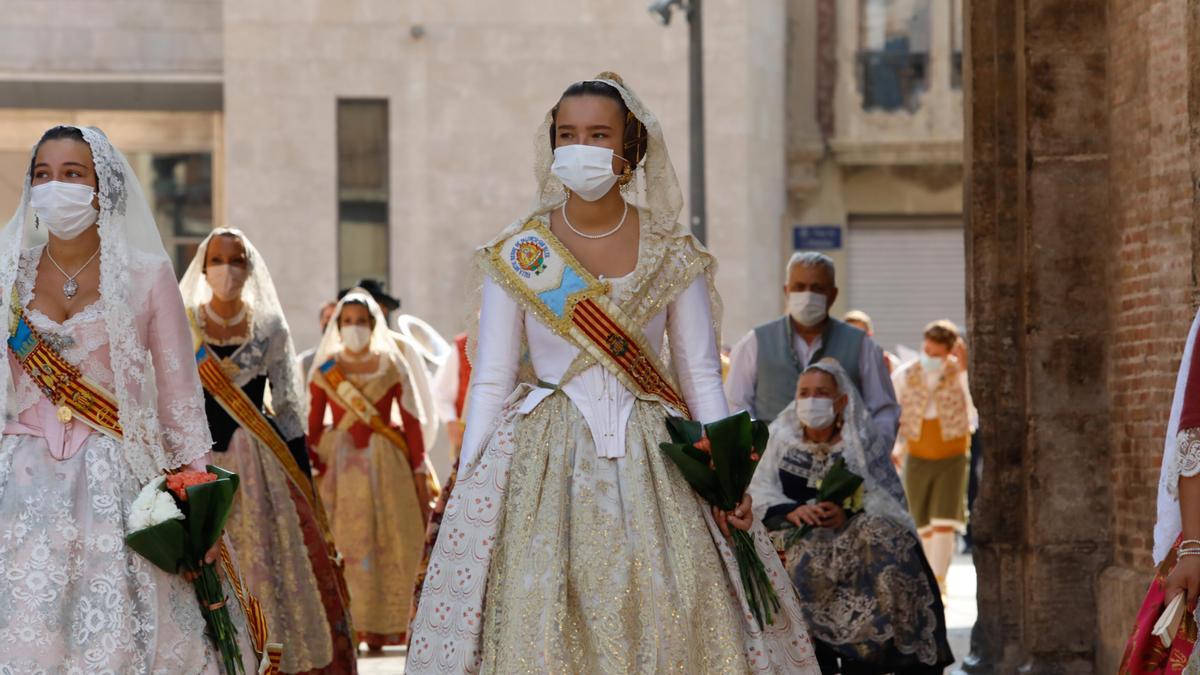 Búscate en el segundo día de Ofrenda por las calles del Mar y Avellanas (entre las 10:00 y 11:00 horas)