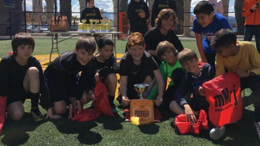 L'equip de l'escola Bages que va guanyar la distinció "Respecte"