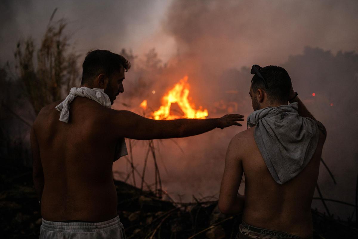 Grecia intensifica su lucha contra el fuego