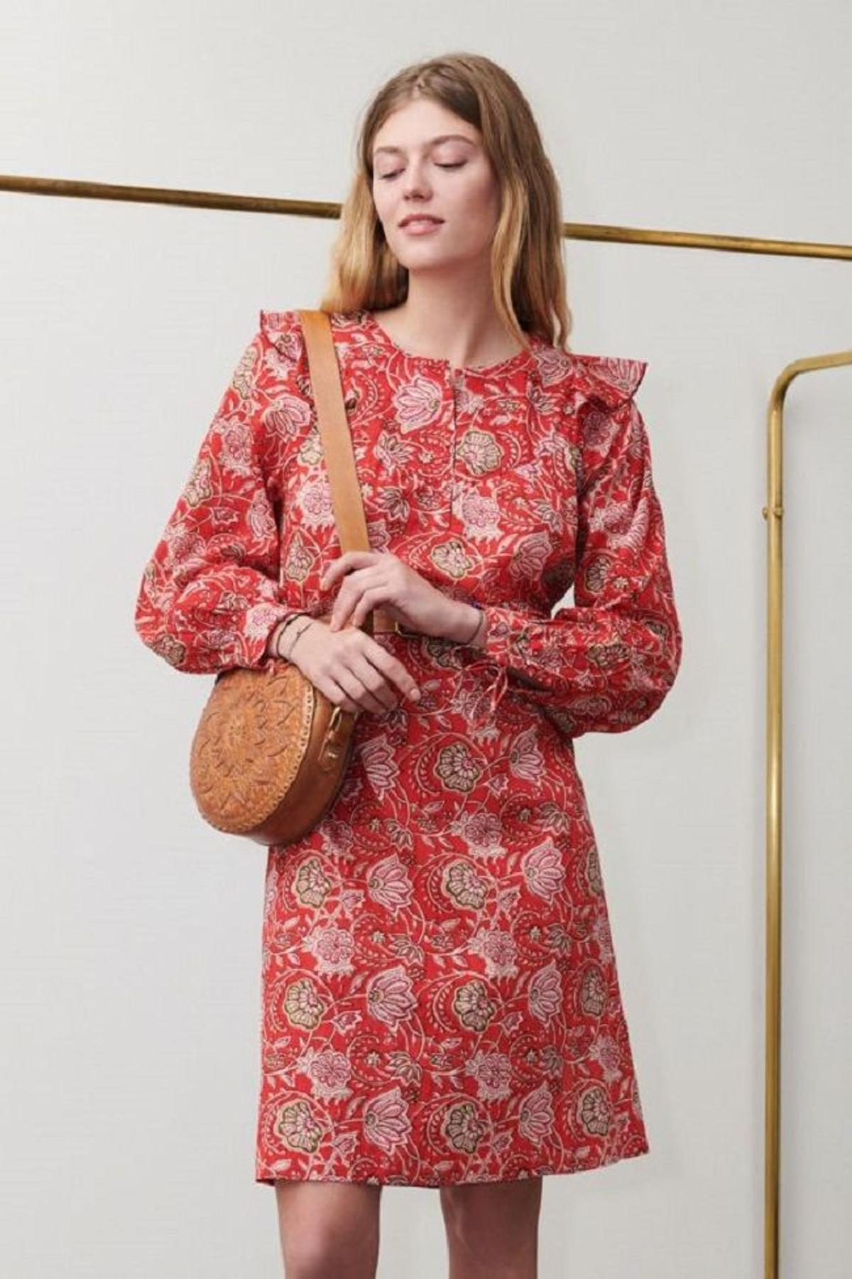 El vestido 'Jody' con estampado sobre rojo, de Antik Batik