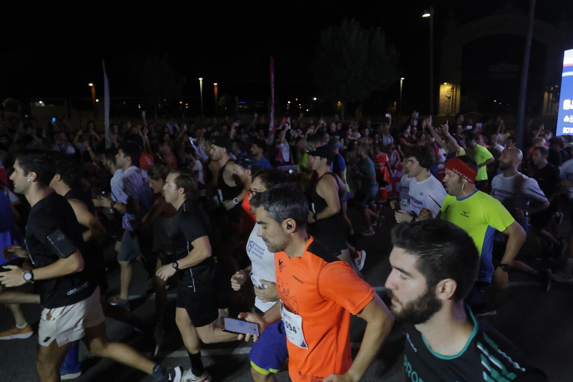 Más de 9.000 participantes toman la salida de la 15K Nocturna Valencia 2023