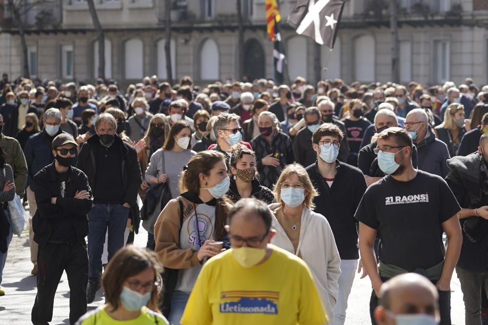 Manifestació a Girona per la llibertat d'expressió, el futur dels joves i l'autodeterminació
