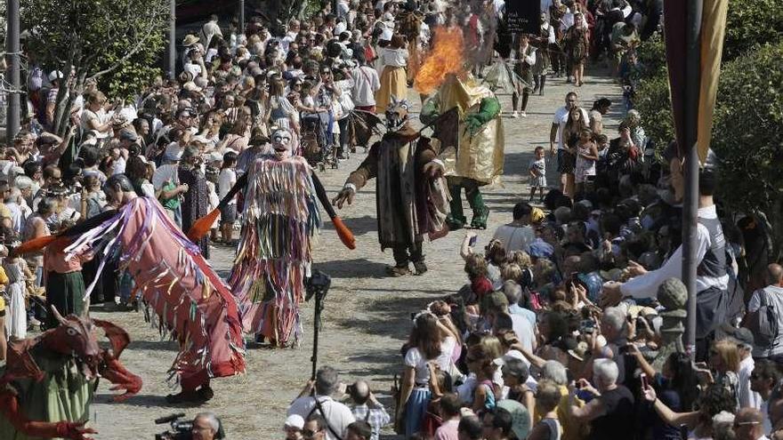 Miles de personas se dieron cita en la ciudad durante la Feira Franca. // G. Santos