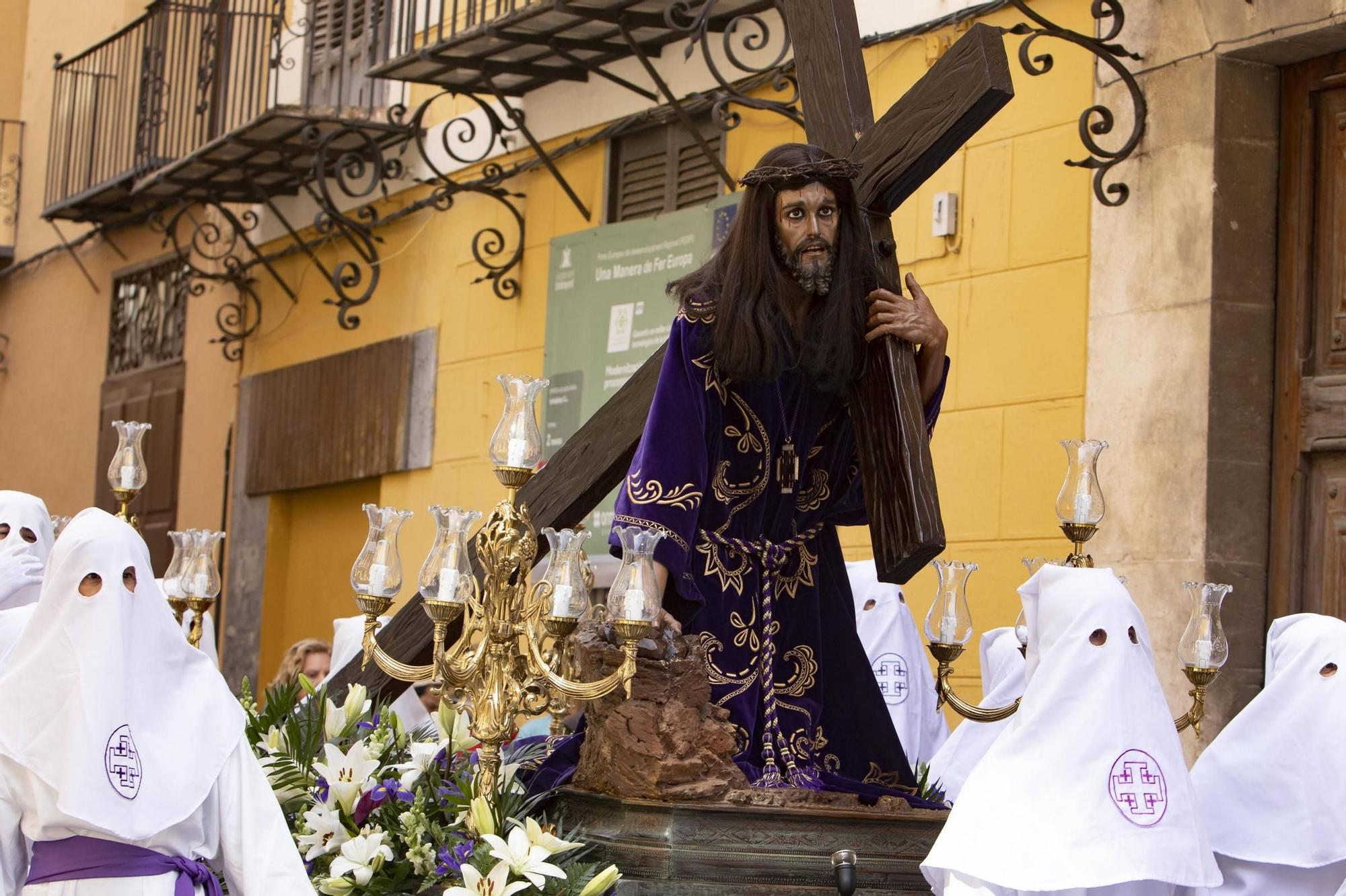 Las procesiones de Semana Santa toman las calles de Ontinyent