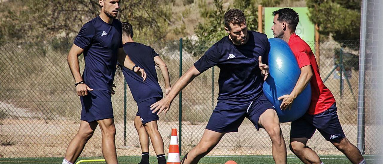 Sesión de entrenamiento del Alcoyano para preparar el partido de la jornada.