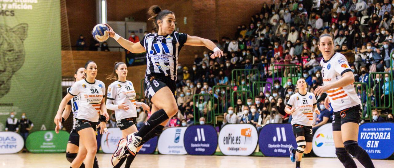 Estela Doiro con el Costa del Sol Málaga.