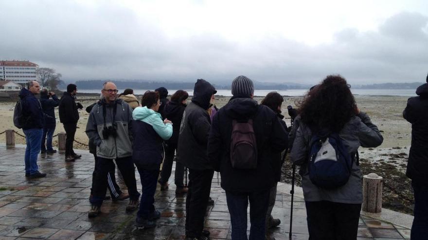 Asistentes a la ruta de &quot;Voando nas Rías Baixas&quot; organizada en O Grove el año pasado.