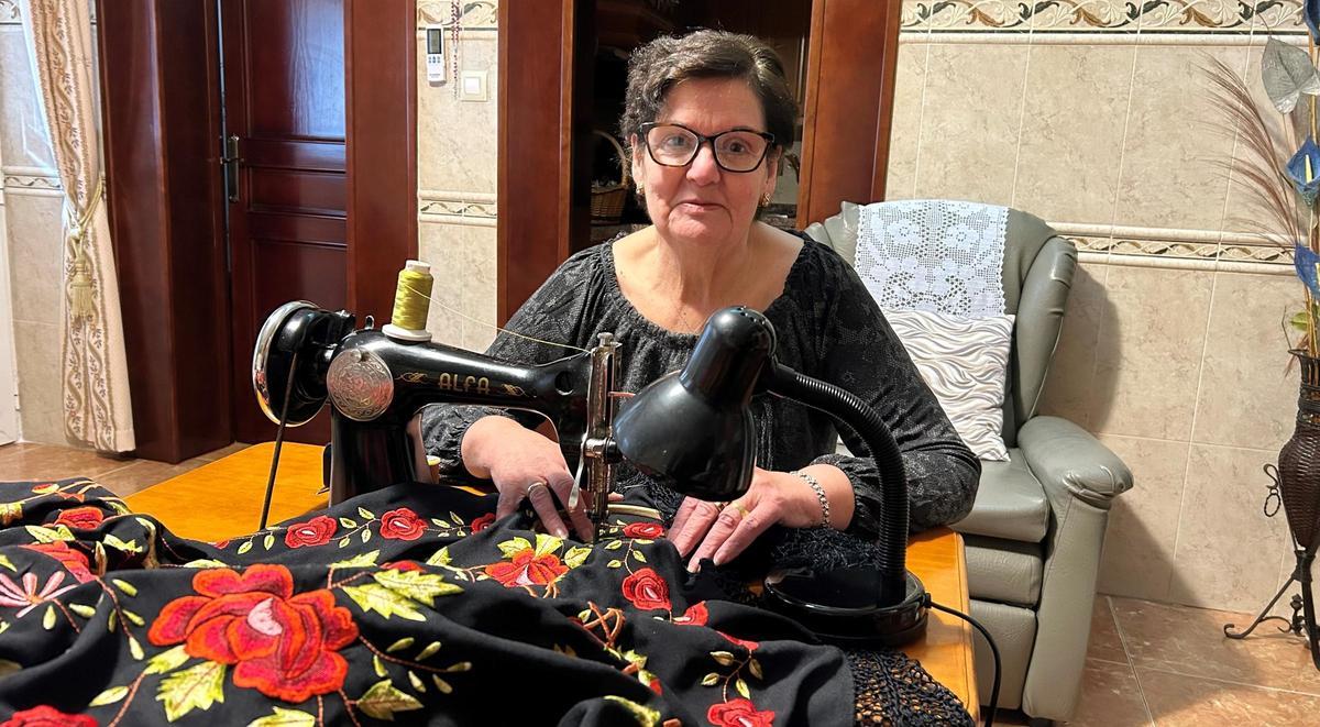 Agustina Figueroa, una mujer que ha dedicado su vida al bordado.