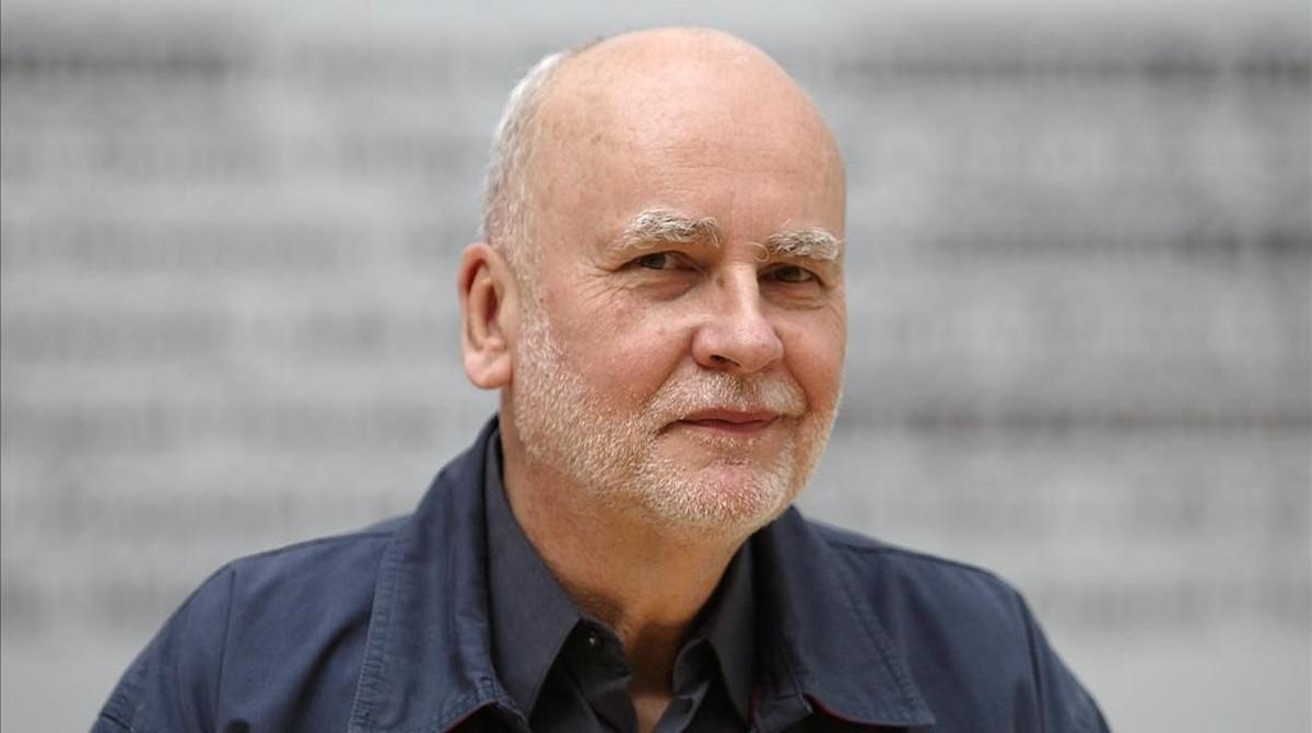 Adam Zagajewski, durante una visita a Barcelona, en el 2006.