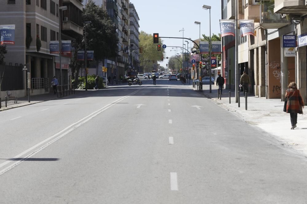 Un foc a la carretera Barcelona causa un caos de trànsit a Girona