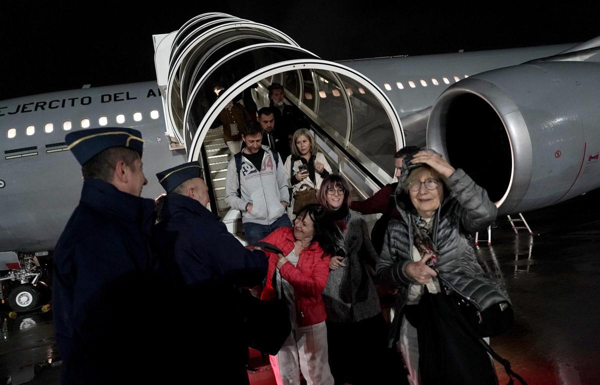 Los turistas de Montilla atrapados en Oriente Próximo aterrizan en la base aérea de Torrejón