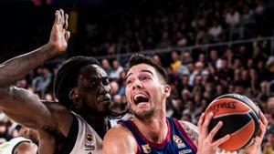 Willy Hernangomez i Johnathan Motley. | AFP7