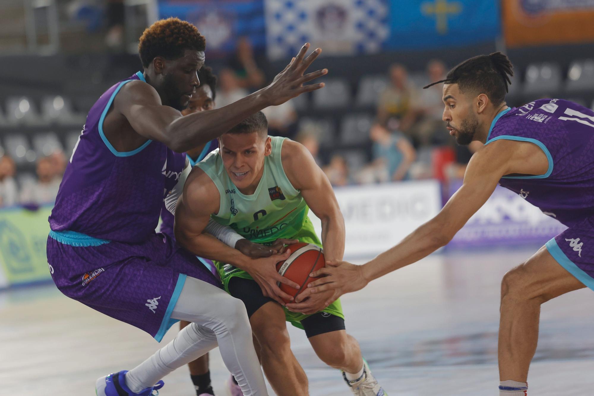 El Unicaja Banco Oviedo vuelve a perder en Palencia en el play-off de ascenso a la ACB