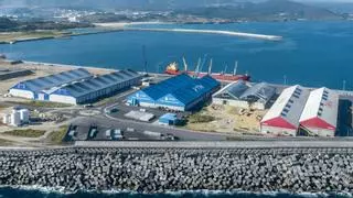 El Puerto de A Coruña inicia el trámite para acoger a sus dos primeras empresas fabricantes de eólicos marinos en Punta Langosteira
