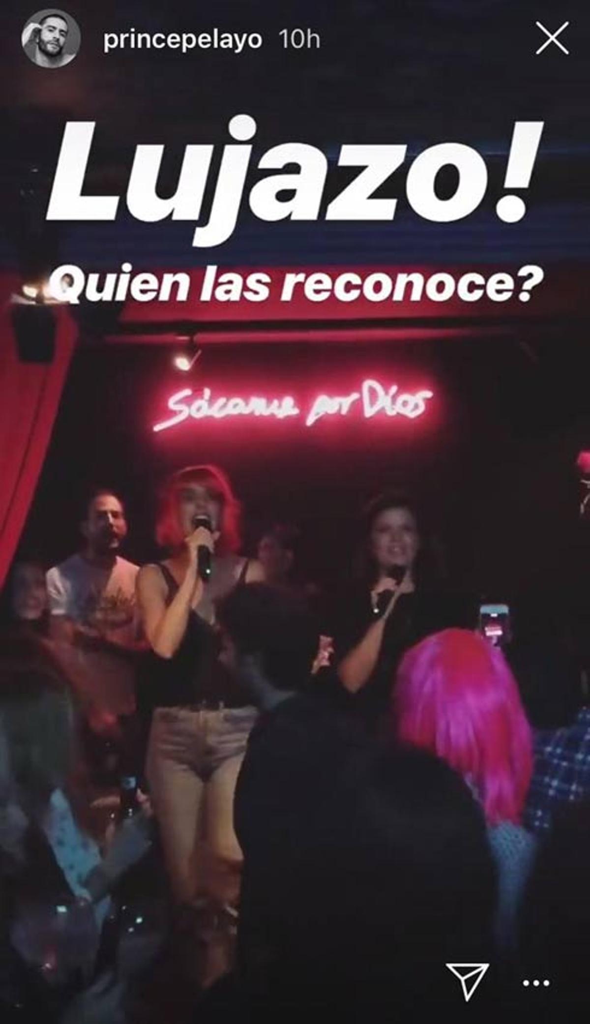 Pelayo en un Karaoke