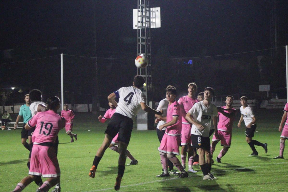 Dolorosa derrota del juvenil del Castellón en su visita al campo del Valencia.
