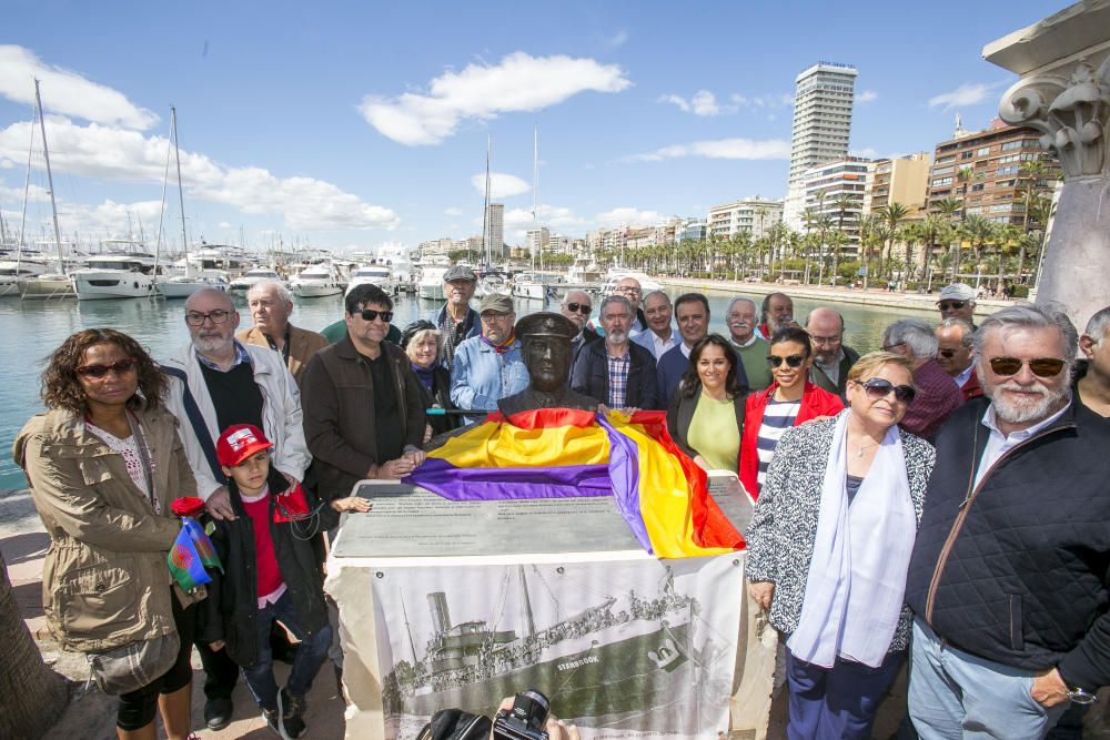 Homenaje al capitán del buque Stanbrook que permitió en 1939 salir de Alicante a miles de republicanos