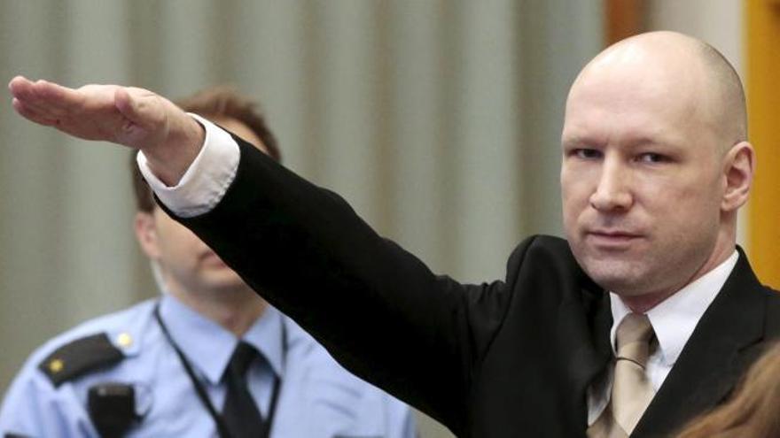 Saludo nazi de Breivik, autor de la matanza de Utoya