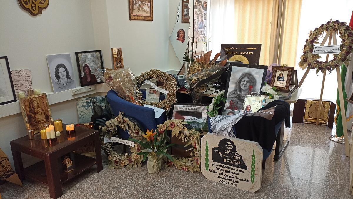 Ramala (Cisjordania, Palestina), 19 de septiembre de 2022.- Foto del interior del despacho de la periodista Shireen Abu Akleh
