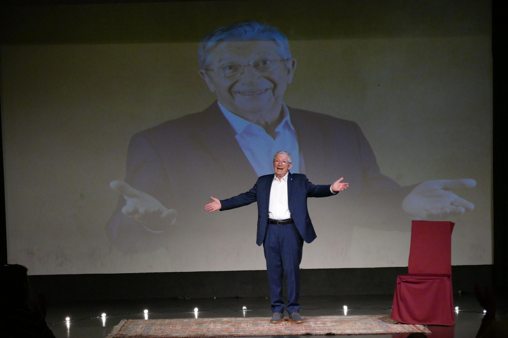 Joan Pera fa un repàs vital entre rialles a Llançà