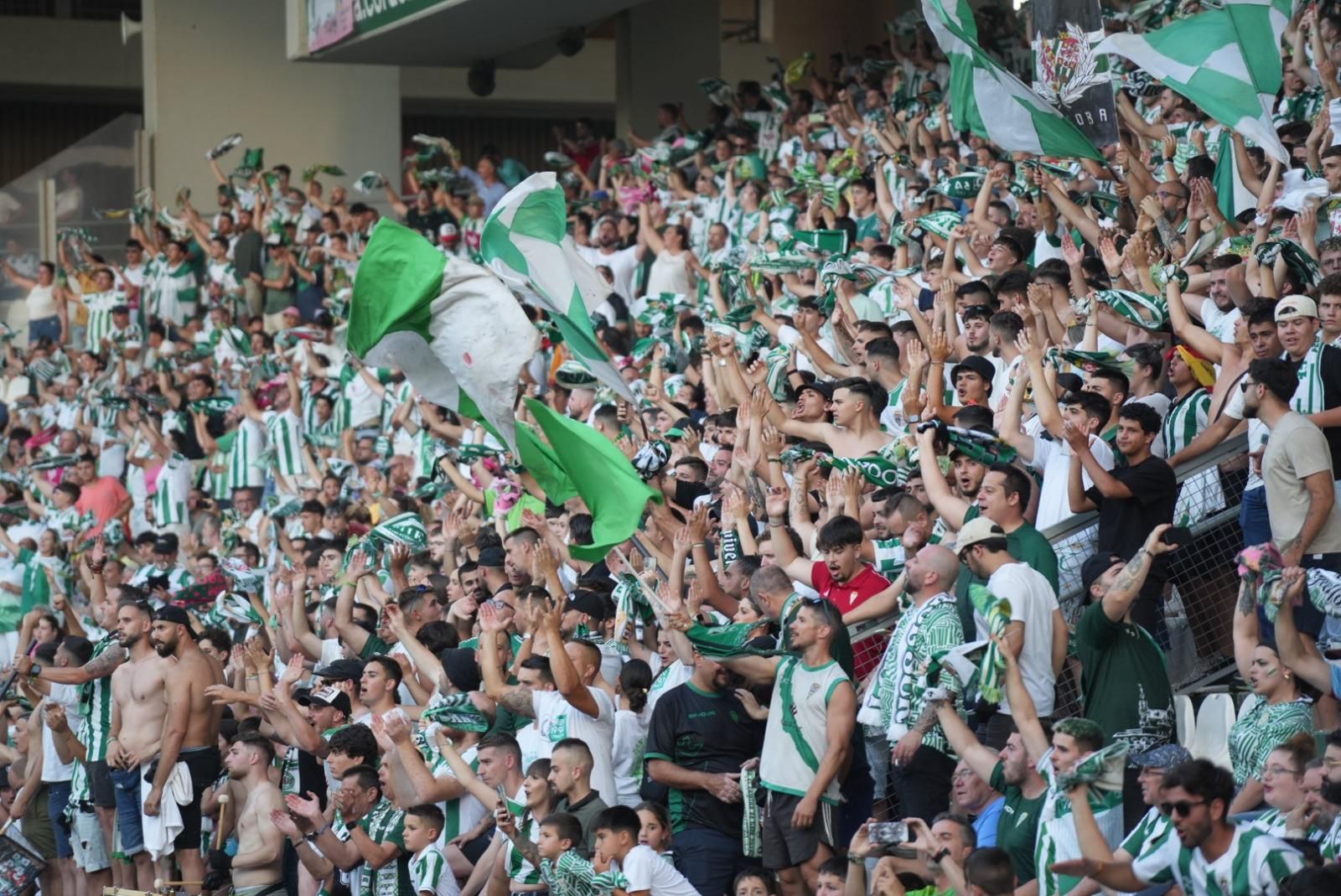 Córdoba CF-Barcelona Atlétic | La afición cordobesista, en imágenes
