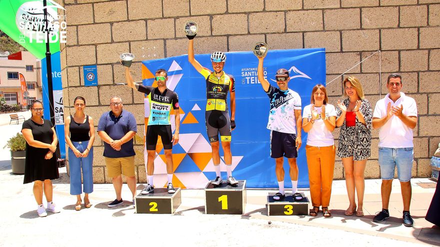 The local runner Daniel Hernández Évora, winner of the VIII Santiago del Teide Cycle Tour