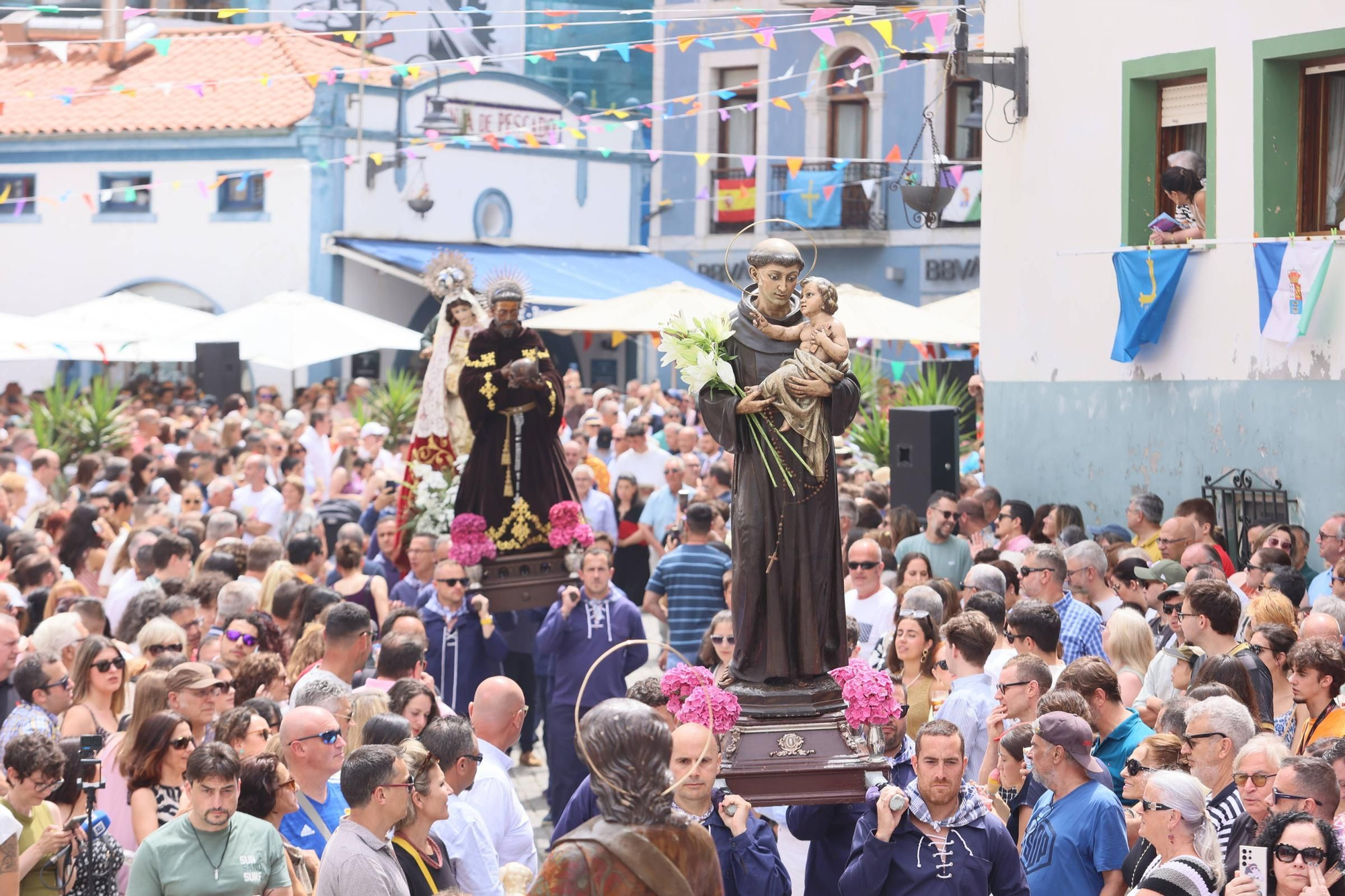 EN IMÁGENES: así fue el día de L'Amuravela en Cudillero
