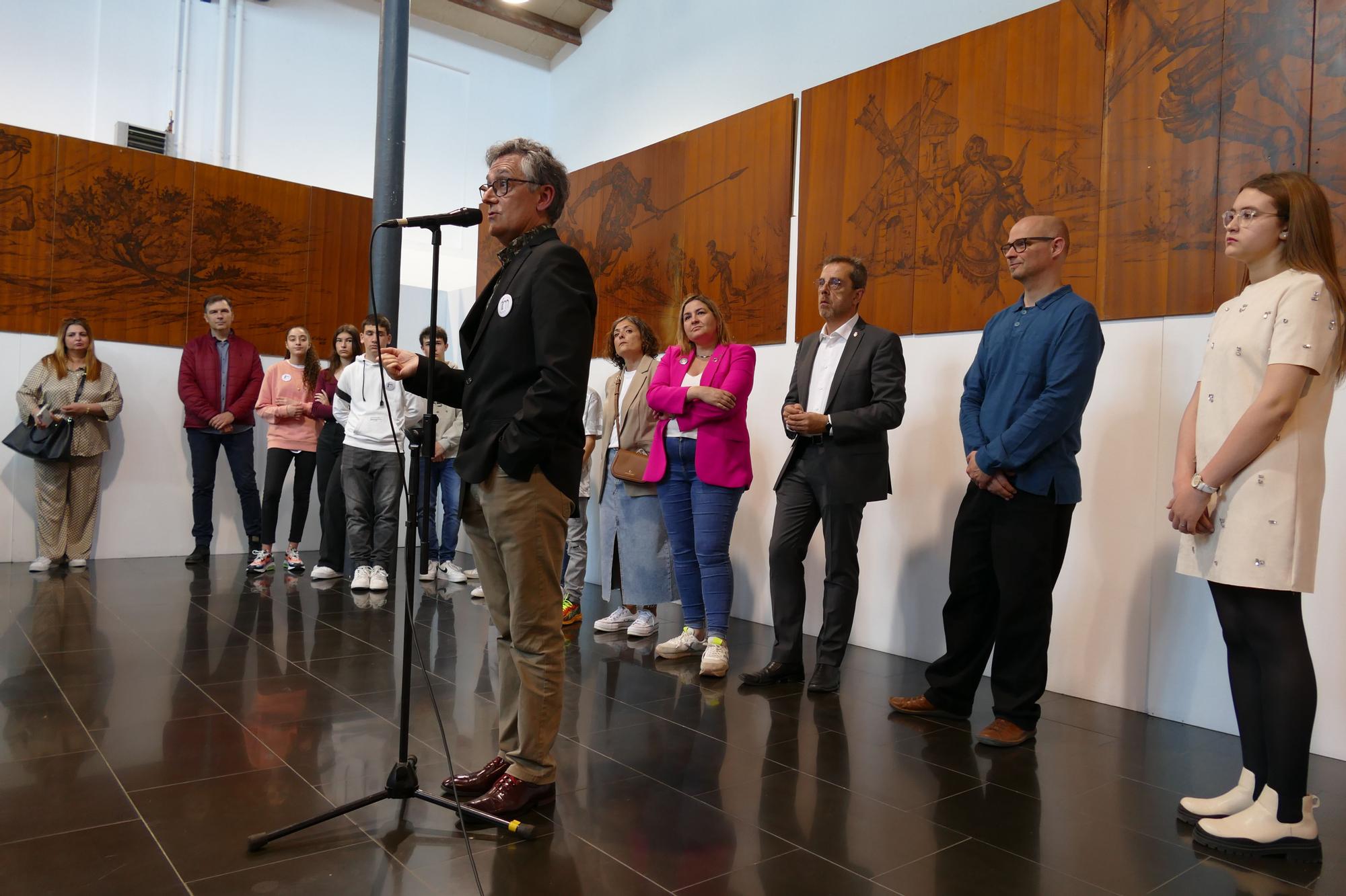 Dues exposicions, un programa de ràdio i el dia de la dansa animen el matí del dissabte de Santa Creu