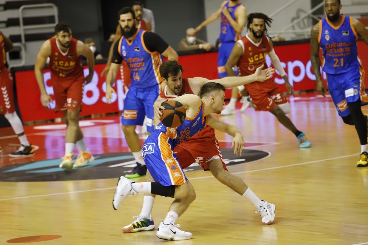 El UCAM Murcia se frena ante el Valencia Basket (66-80)