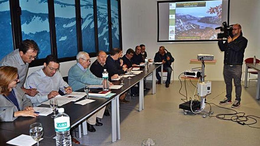 Una de las reuniones de la Junta Rectora del Parque Natural del Lago de Sanabria.