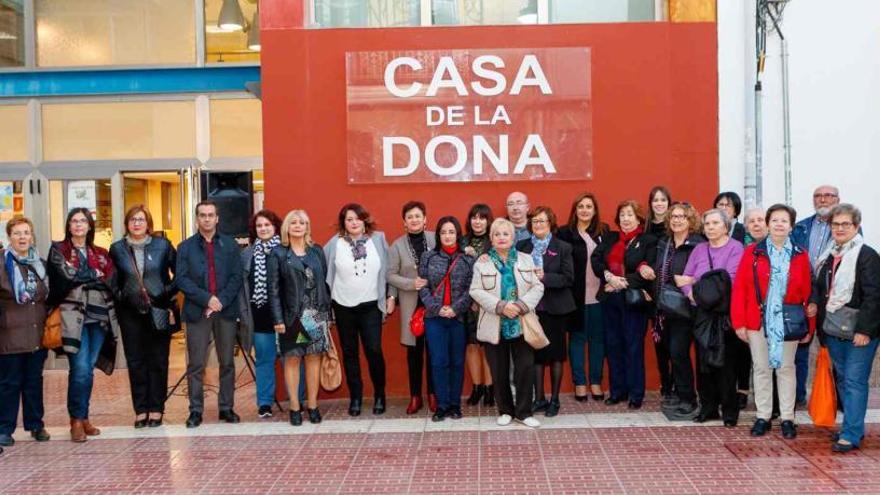 Participantes en el arranque de las jornadas.