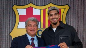 El Barça renova Araujo fins al 2031 i desitja lligar Pedri